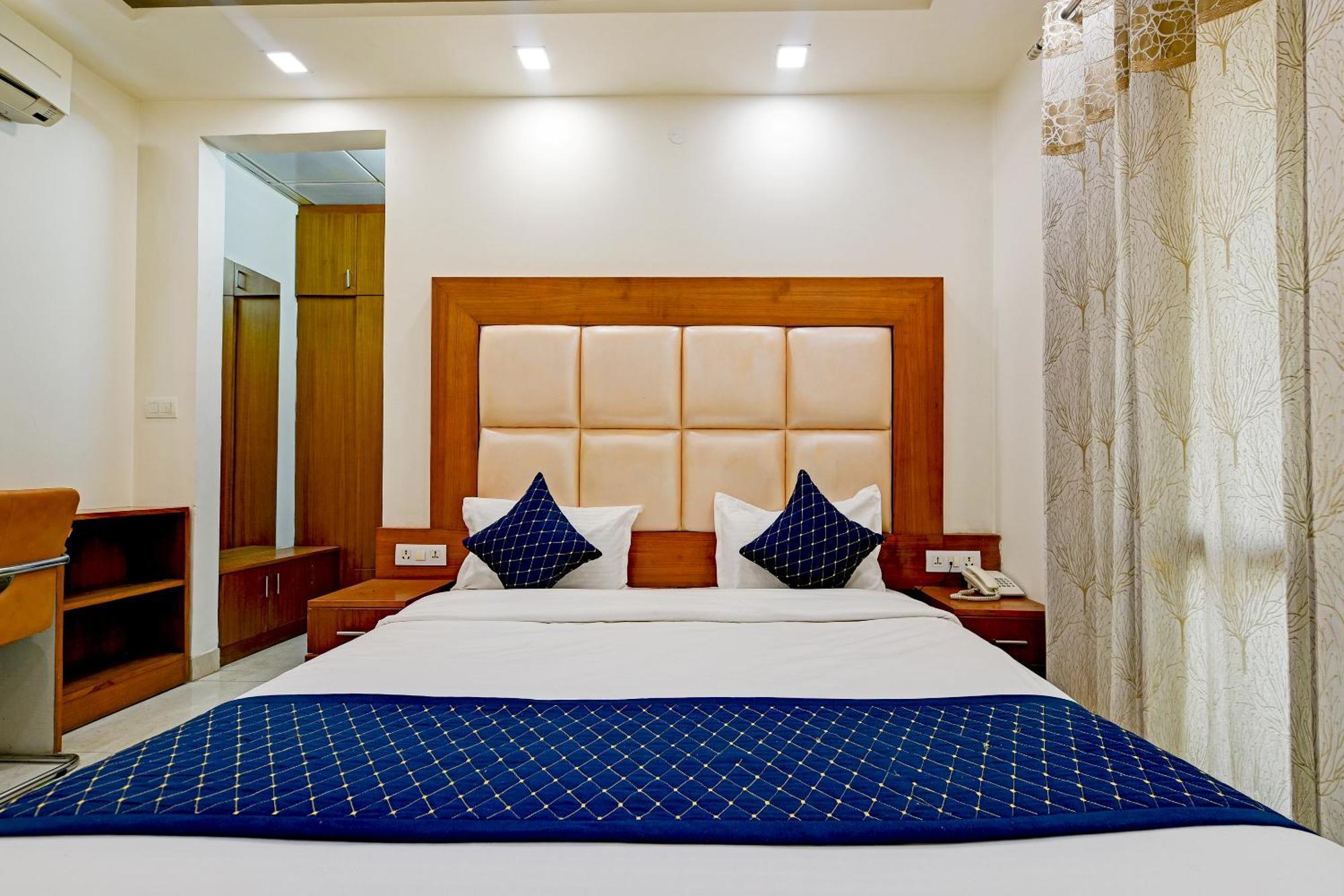 Hotel Leaf 9 Boutique, Near Golf Course Road And Galleria Market 古尔冈 外观 照片