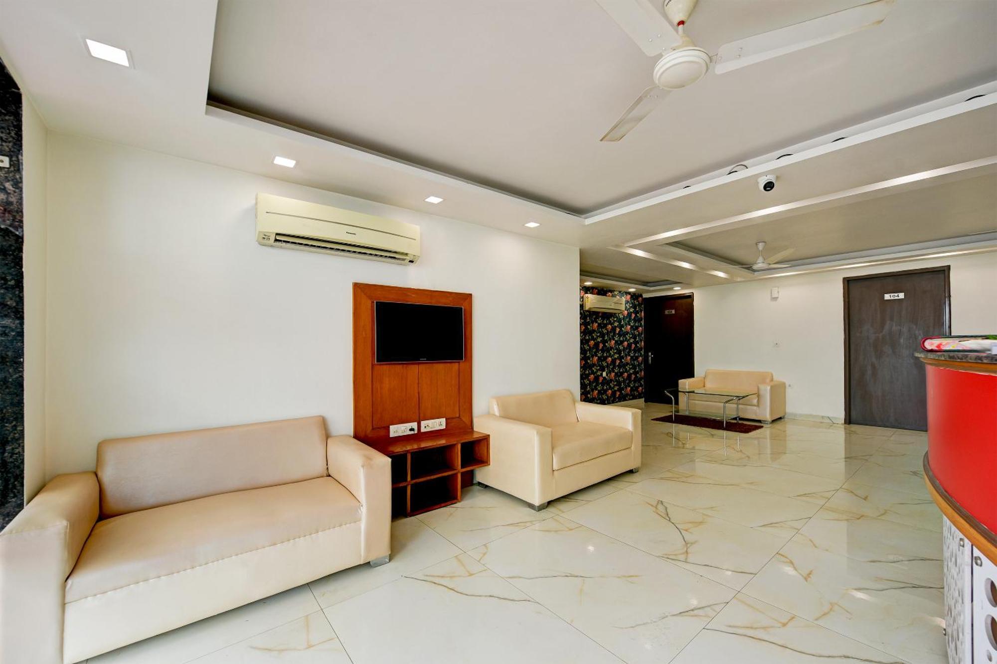 Hotel Leaf 9 Boutique, Near Golf Course Road And Galleria Market 古尔冈 外观 照片