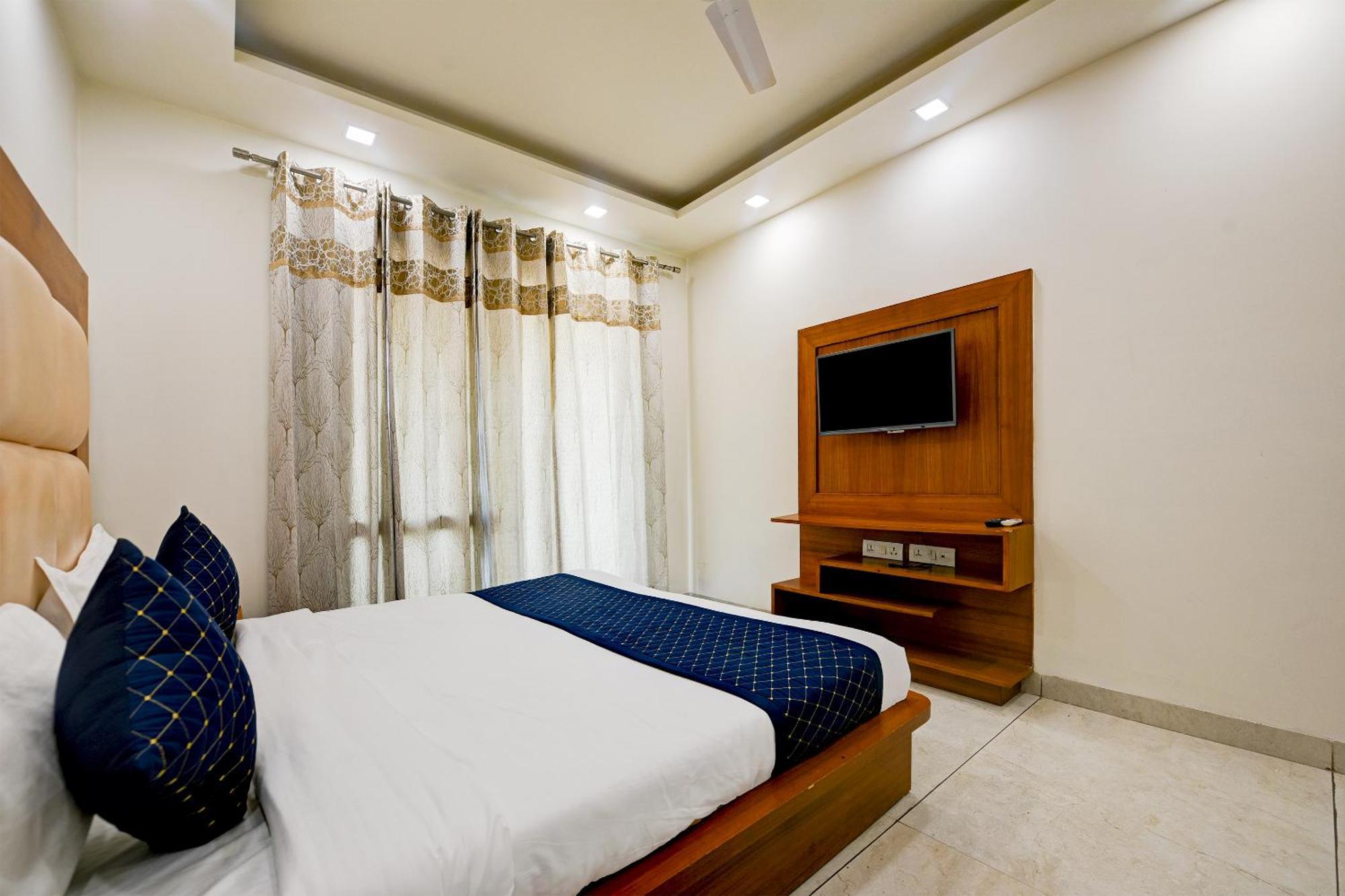 Hotel Leaf 9 Boutique, Near Golf Course Road And Galleria Market 古尔冈 外观 照片
