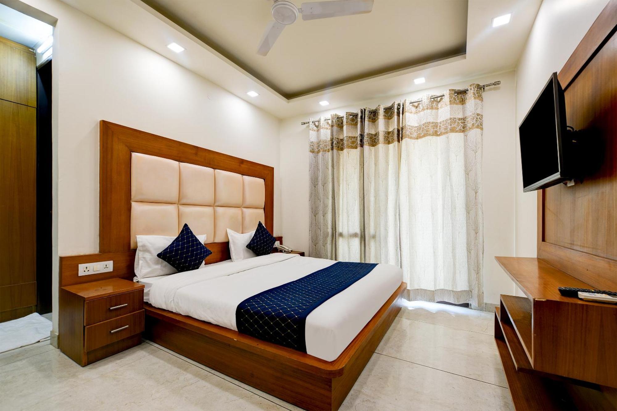 Hotel Leaf 9 Boutique, Near Golf Course Road And Galleria Market 古尔冈 外观 照片