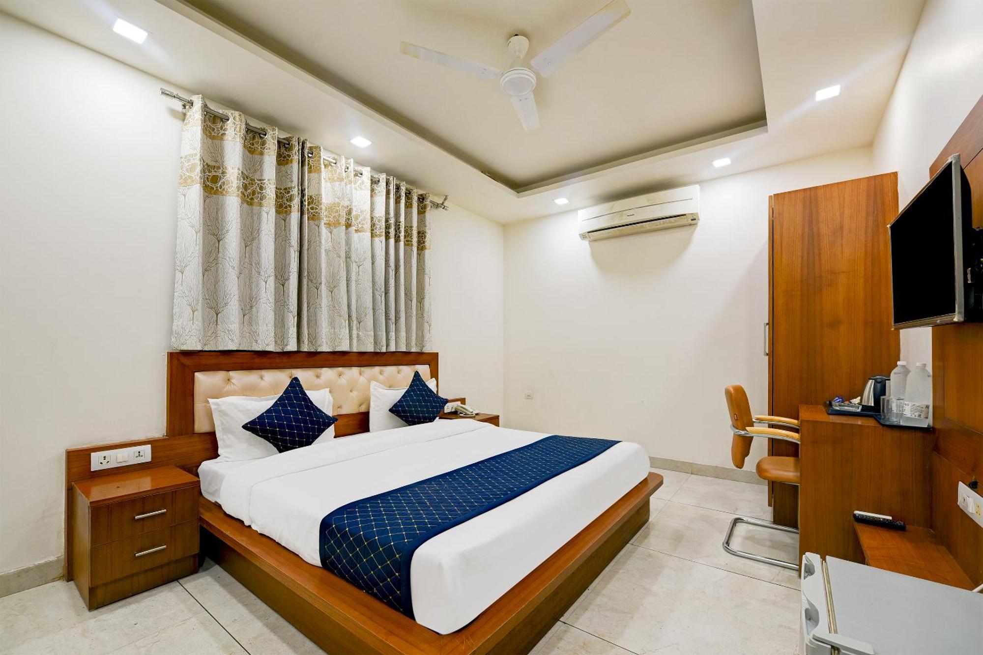Hotel Leaf 9 Boutique, Near Golf Course Road And Galleria Market 古尔冈 外观 照片
