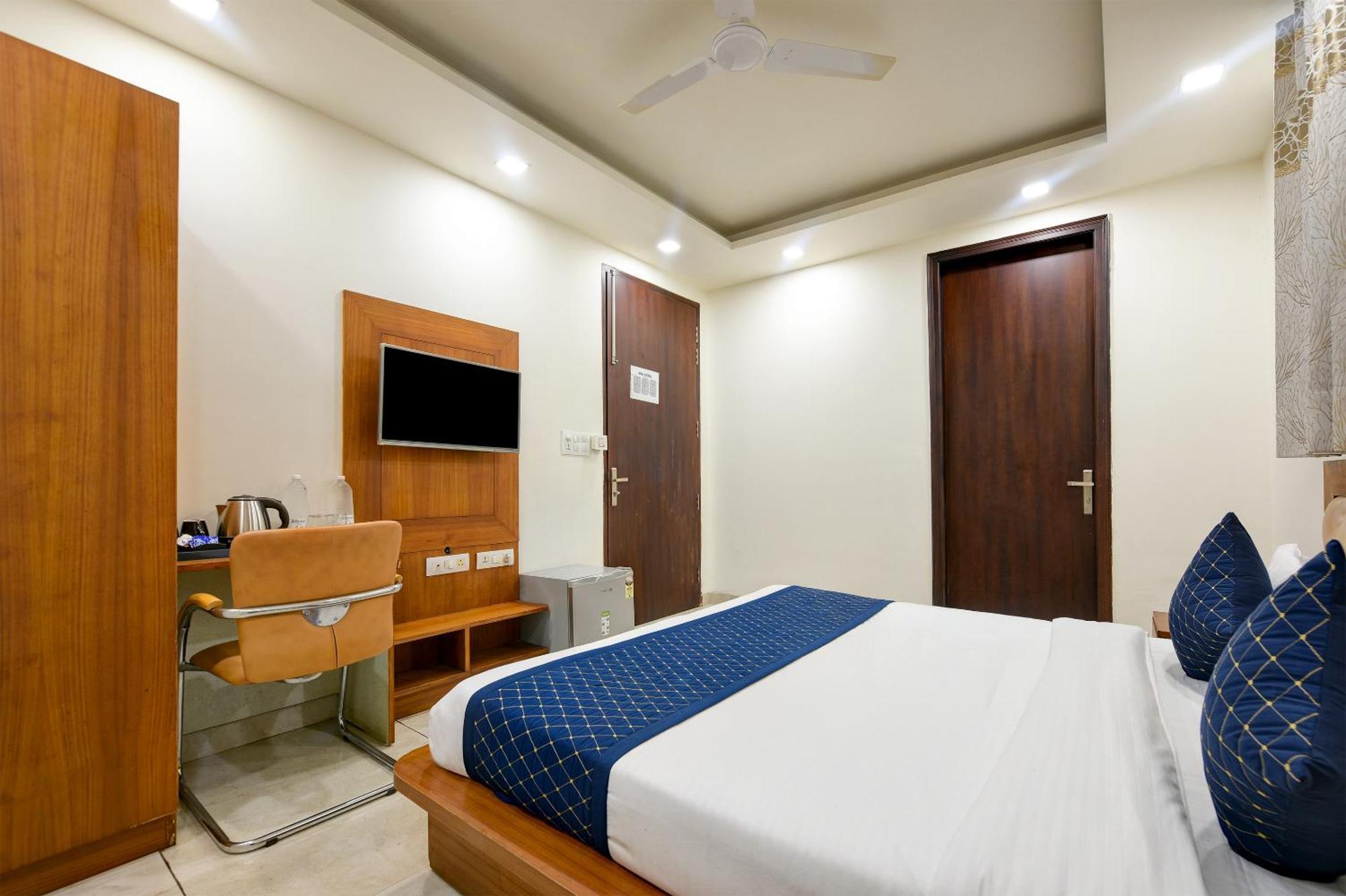 Hotel Leaf 9 Boutique, Near Golf Course Road And Galleria Market 古尔冈 外观 照片