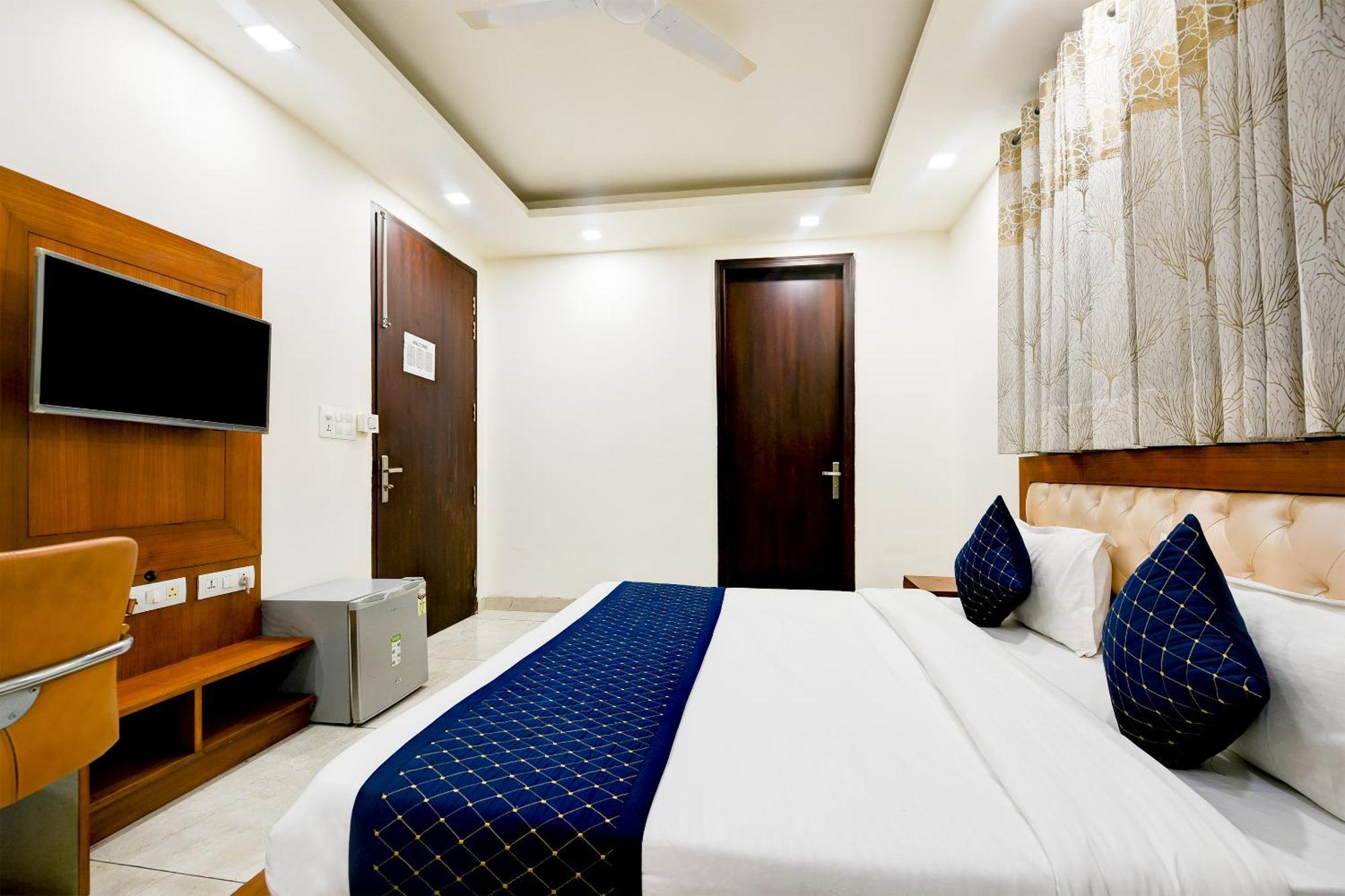 Hotel Leaf 9 Boutique, Near Golf Course Road And Galleria Market 古尔冈 外观 照片