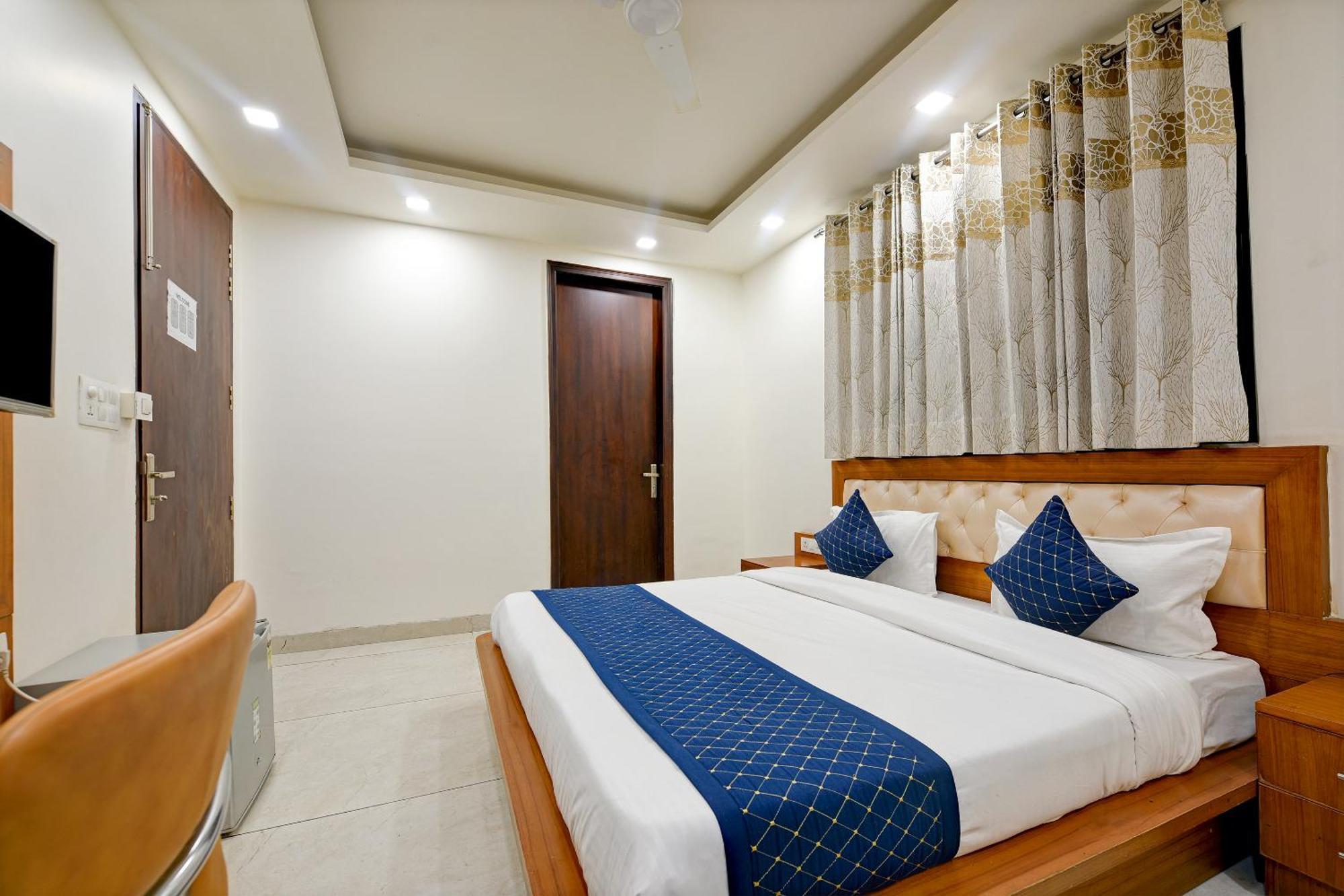 Hotel Leaf 9 Boutique, Near Golf Course Road And Galleria Market 古尔冈 外观 照片