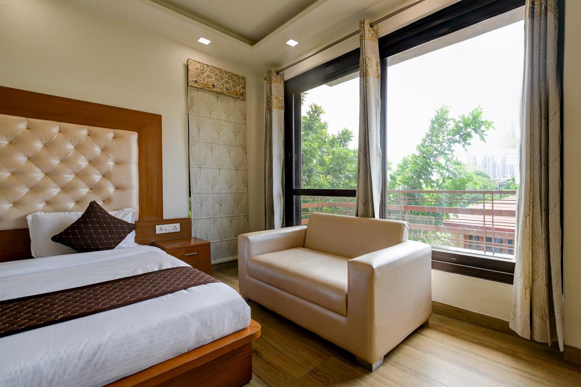 Hotel Leaf 9 Boutique, Near Golf Course Road And Galleria Market 古尔冈 外观 照片