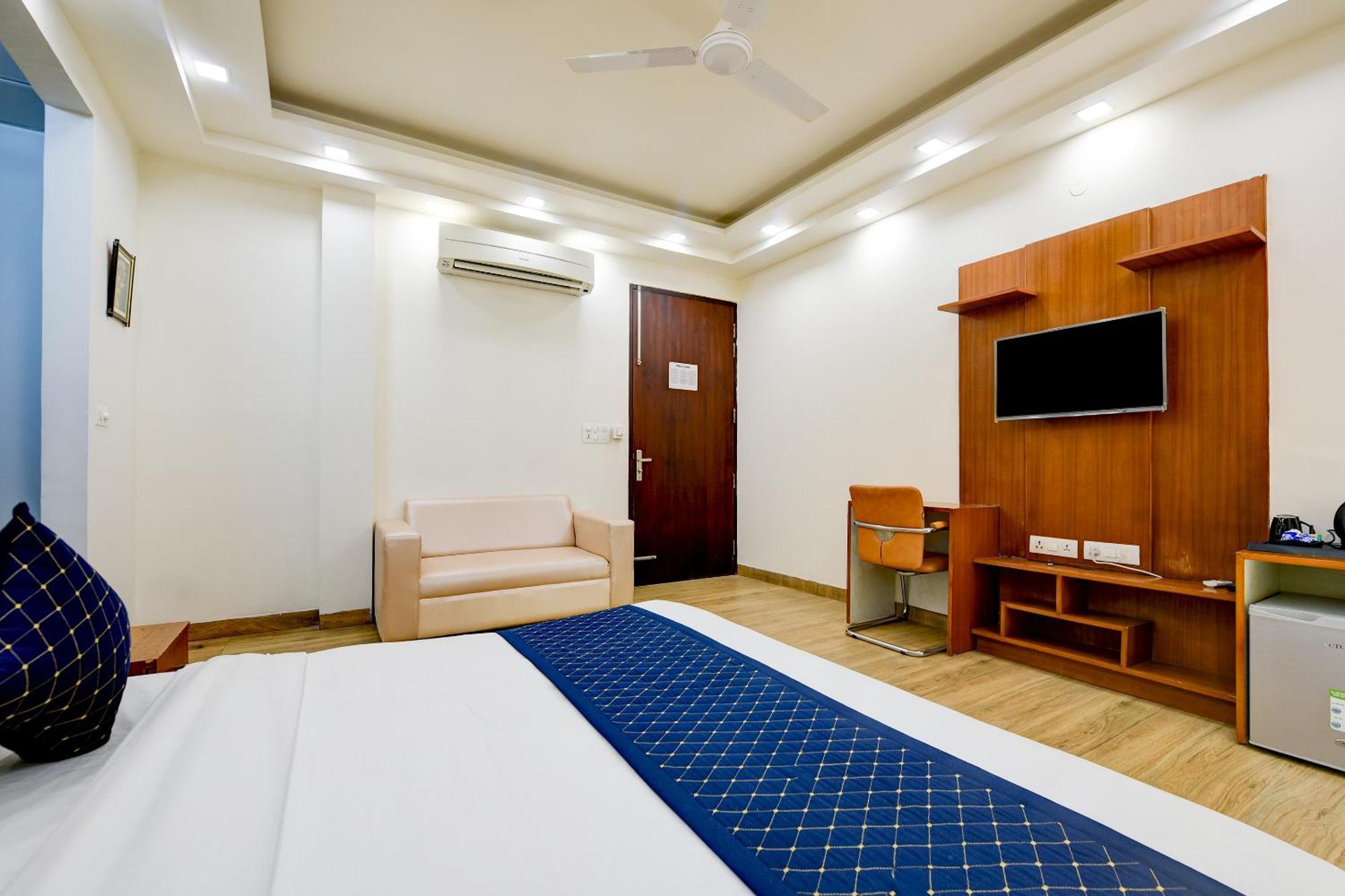 Hotel Leaf 9 Boutique, Near Golf Course Road And Galleria Market 古尔冈 外观 照片